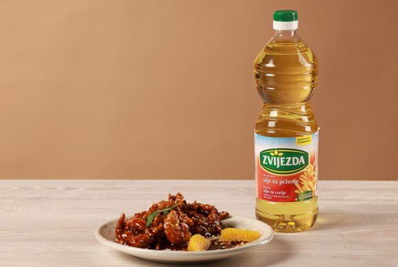 Pržena piletina u kikiriki umaku